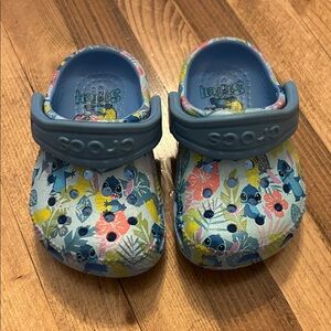 CROCS Toddler Floral Stitch Blue Clogs